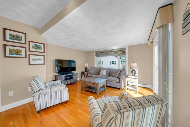 4 Bass St, Beverly, MA 01915