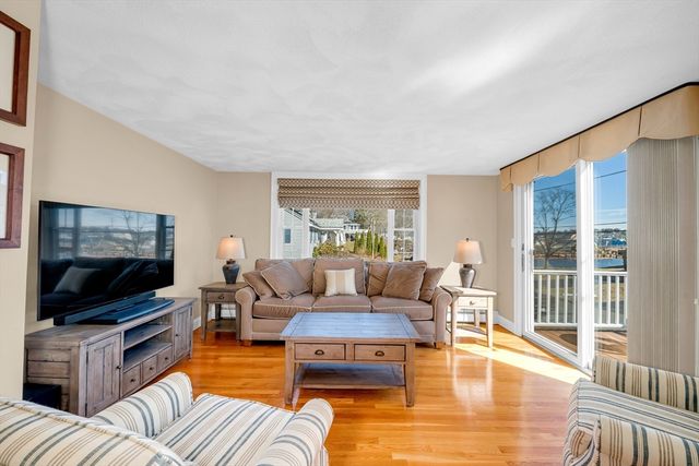 4 Bass St, Beverly, MA 01915