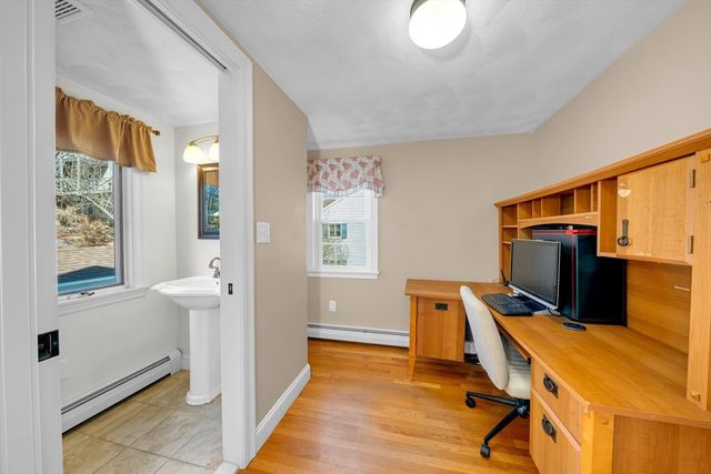 4 Bass St, Beverly, MA 01915