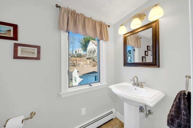 4 Bass St, Beverly, MA 01915