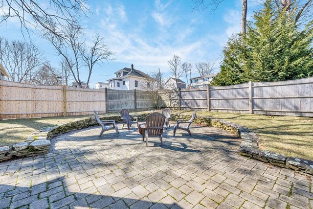 4 Bass St, Beverly, MA 01915