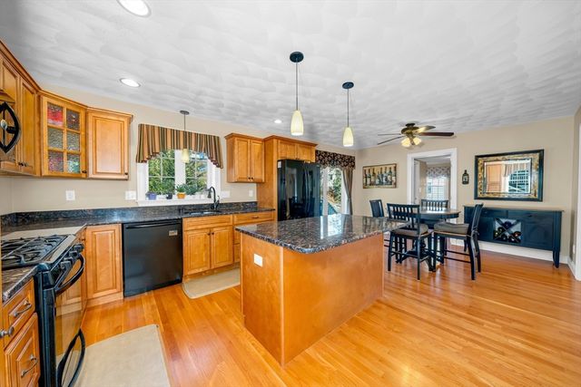 4 Bass St, Beverly, MA 01915