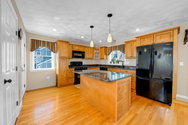 4 Bass St, Beverly, MA 01915