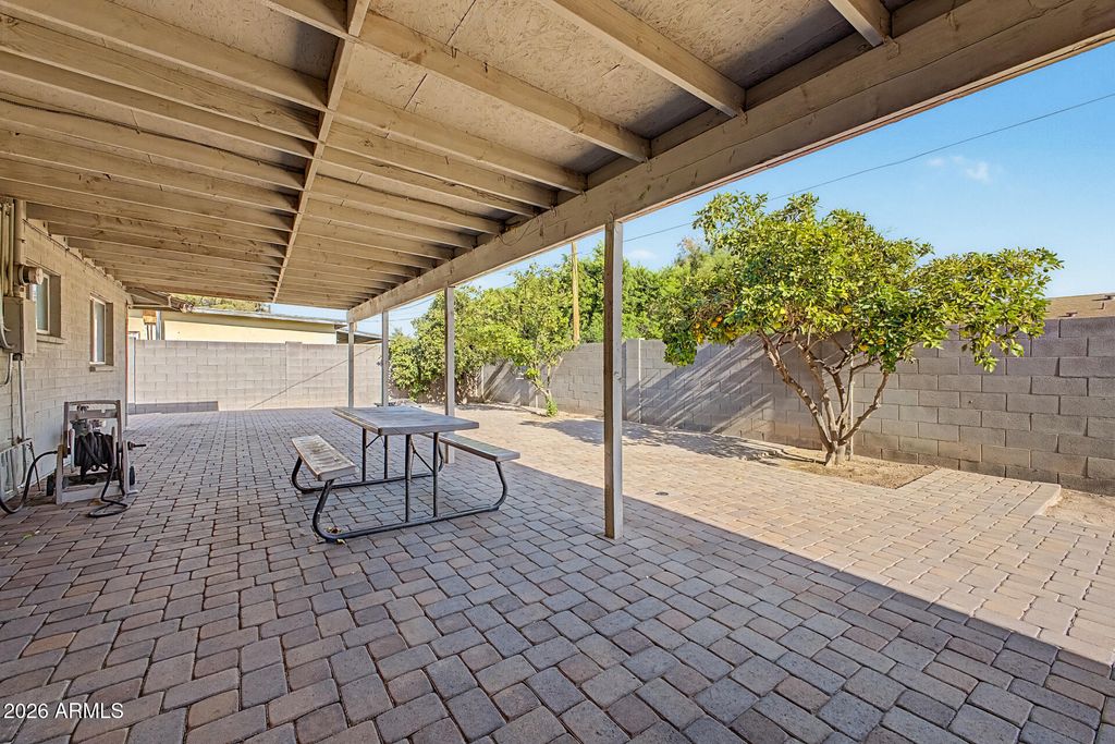 Image 27 of property listing at 515 E VISTA DEL CERRO Drive, Tempe, AZ 85281