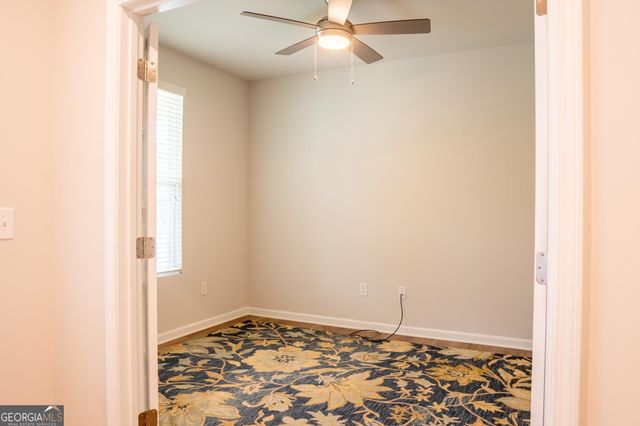 136 Creekside Court, Griffin, GA 30223