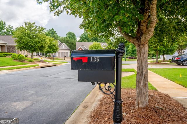 136 Creekside Court, Griffin, GA 30223