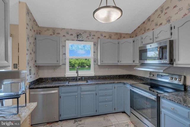 38 HAMILTON LAKES DR, Hamilton, NJ 08619