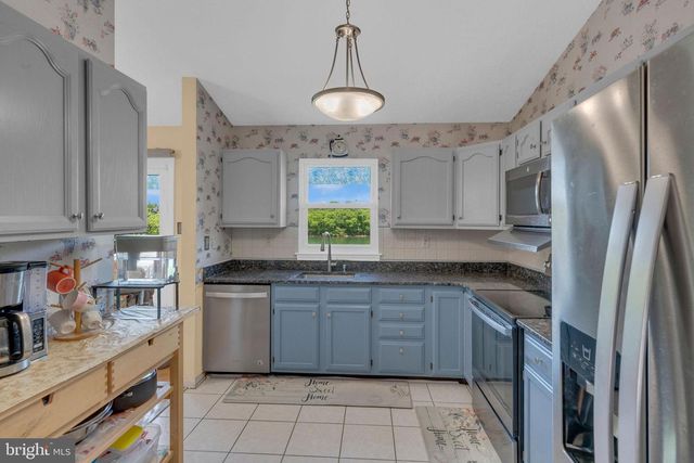 38 HAMILTON LAKES DR, Hamilton, NJ 08619