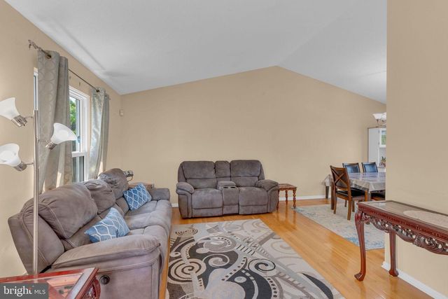 38 HAMILTON LAKES DR, Hamilton, NJ 08619