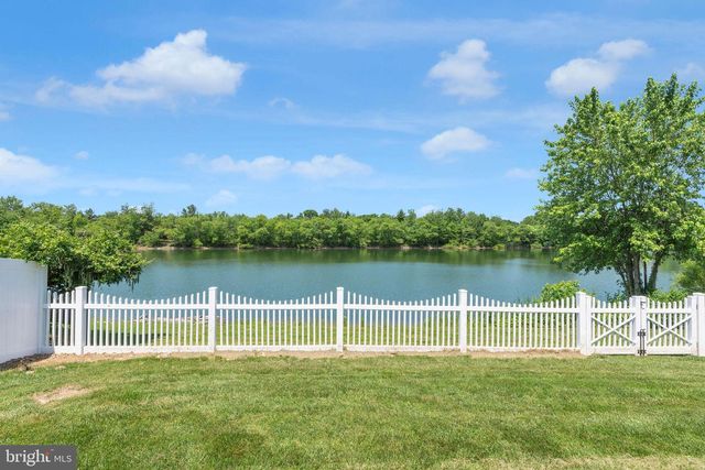 38 HAMILTON LAKES DR, Hamilton, NJ 08619