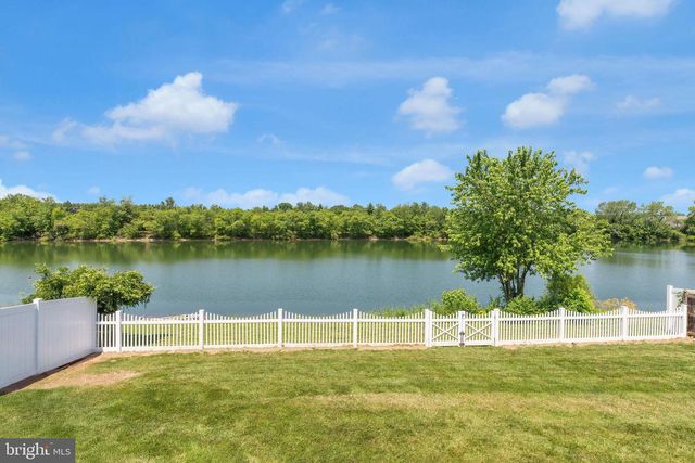 38 HAMILTON LAKES DR, Hamilton, NJ 08619