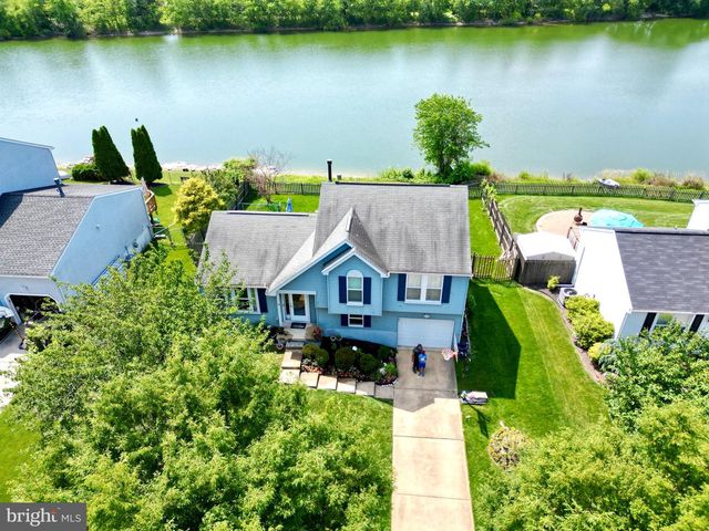 38 HAMILTON LAKES DR, Hamilton, NJ 08619