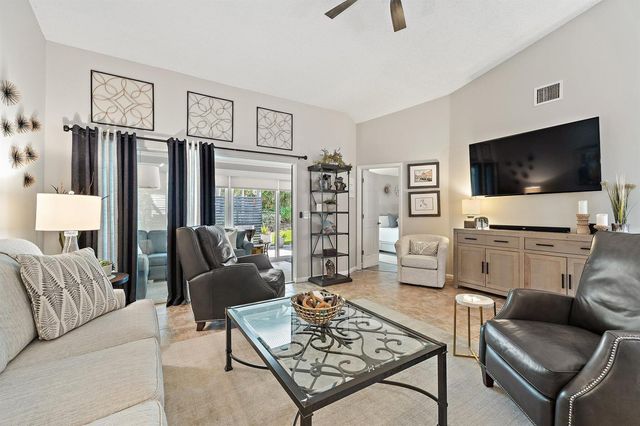 2387 SW Foxpoint Way, Palm City, FL 34990