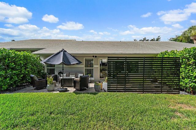 2387 SW Foxpoint Way, Palm City, FL 34990