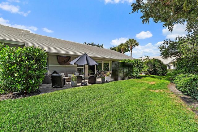 2387 SW Foxpoint Way, Palm City, FL 34990