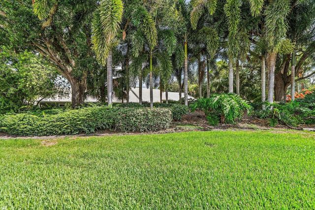 2387 SW Foxpoint Way, Palm City, FL 34990