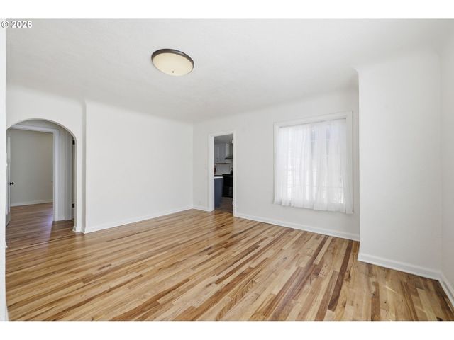 301 IRVING Rd, Eugene, OR 97404