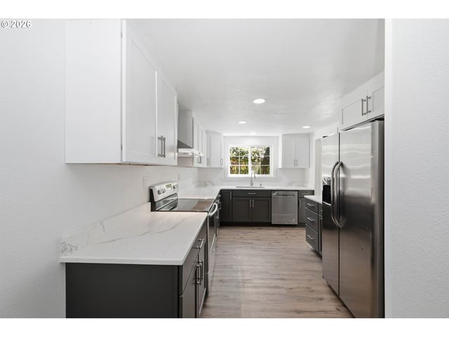 301 IRVING Rd, Eugene, OR 97404