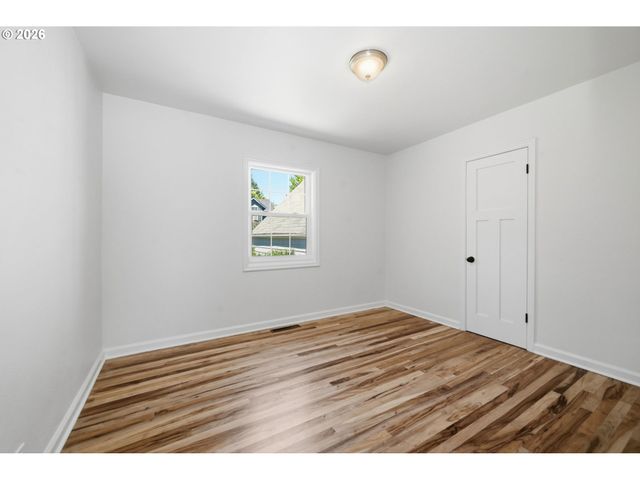 301 IRVING Rd, Eugene, OR 97404