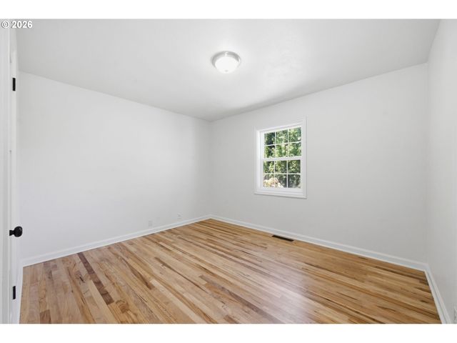 301 IRVING Rd, Eugene, OR 97404