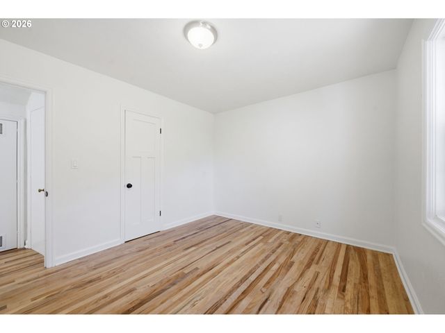 301 IRVING Rd, Eugene, OR 97404