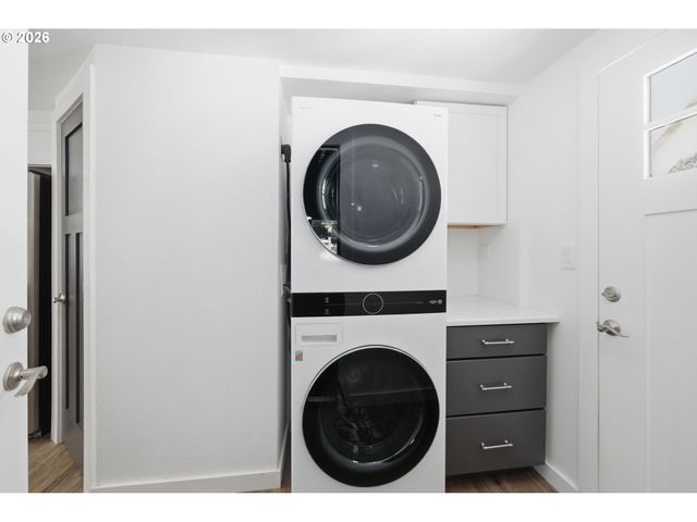 301 IRVING Rd, Eugene, OR 97404