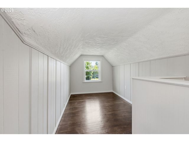 301 IRVING Rd, Eugene, OR 97404