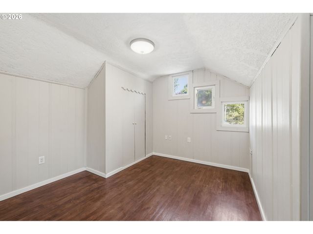 301 IRVING Rd, Eugene, OR 97404