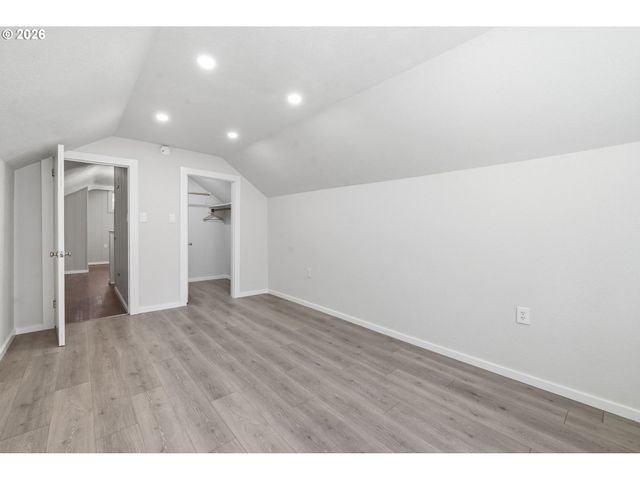 301 IRVING Rd, Eugene, OR 97404