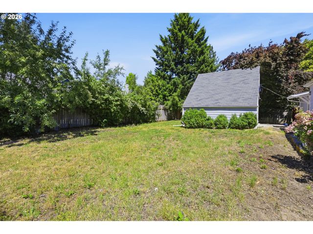 301 IRVING Rd, Eugene, OR 97404
