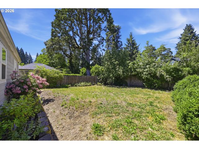 301 IRVING Rd, Eugene, OR 97404