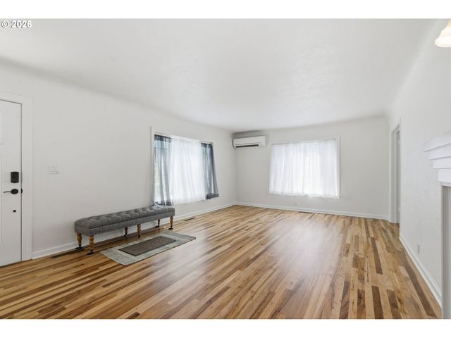 301 IRVING Rd, Eugene, OR 97404