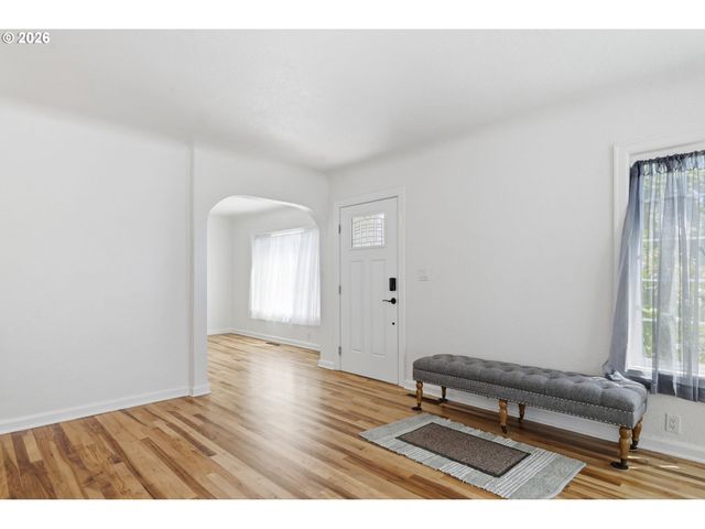 301 IRVING Rd, Eugene, OR 97404