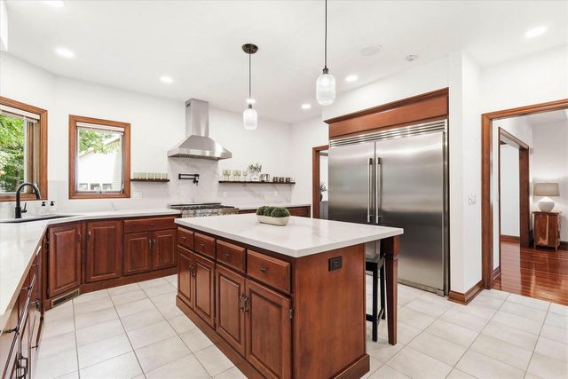 59 BRENTWOOD LANE, Appleton, WI 54915