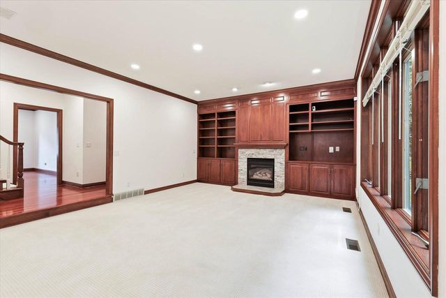 59 BRENTWOOD LANE, Appleton, WI 54915
