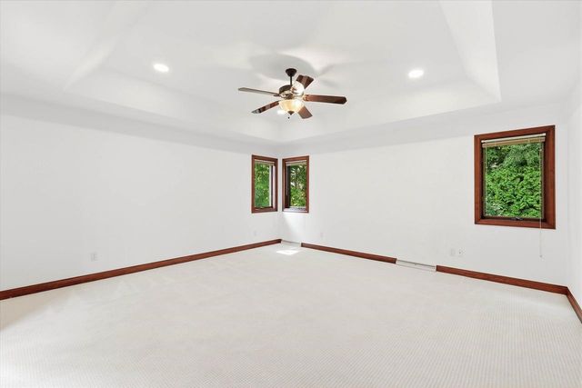 59 BRENTWOOD LANE, Appleton, WI 54915