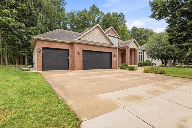 59 BRENTWOOD LANE, Appleton, WI 54915