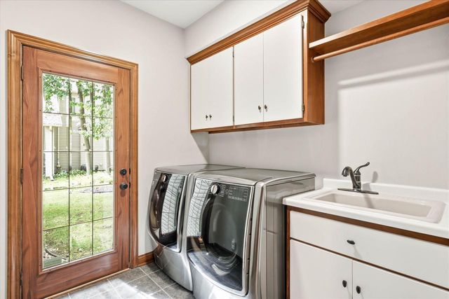 59 BRENTWOOD LANE, Appleton, WI 54915