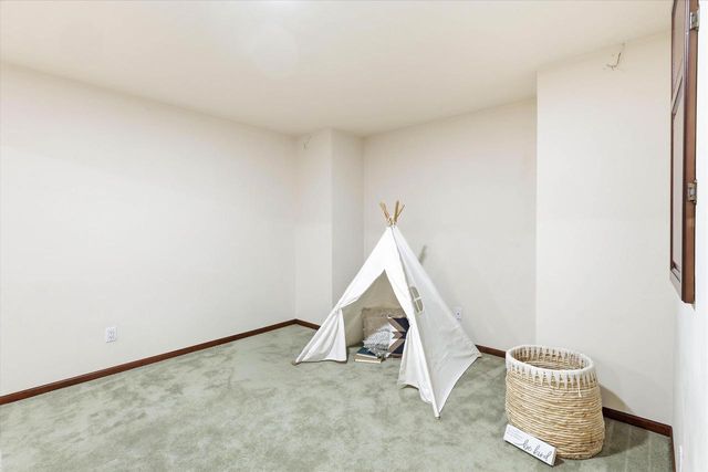 59 BRENTWOOD LANE, Appleton, WI 54915