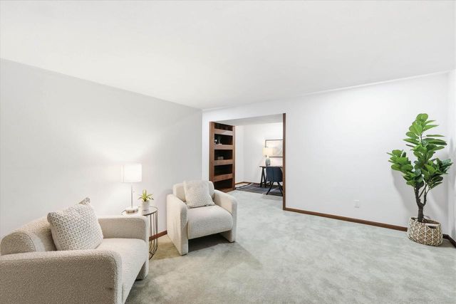 59 BRENTWOOD LANE, Appleton, WI 54915