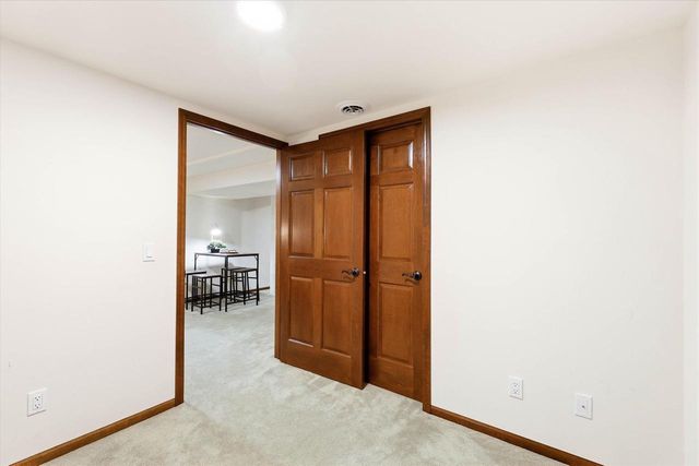 59 BRENTWOOD LANE, Appleton, WI 54915