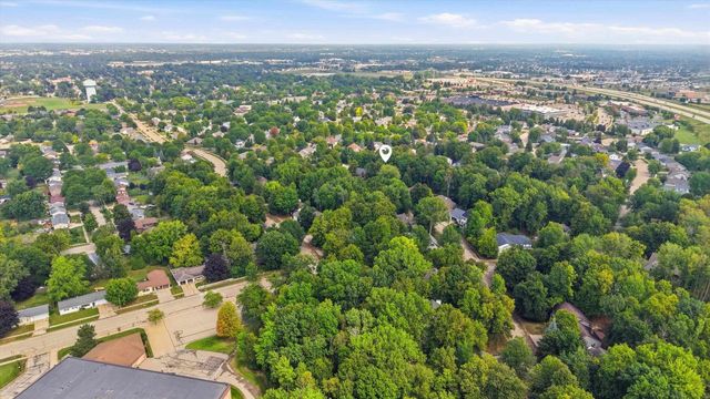 59 BRENTWOOD LANE, Appleton, WI 54915