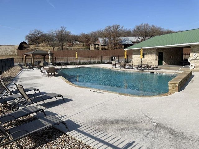 284 Cozy Cove Court, Chico, TX 76431