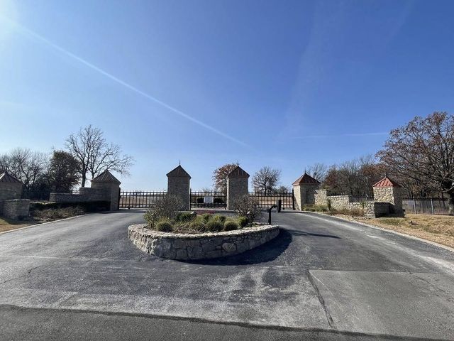 284 Cozy Cove Court, Chico, TX 76431