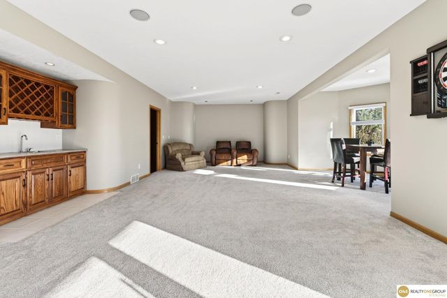 9901 S 176th Street, Omaha, NE 68136
