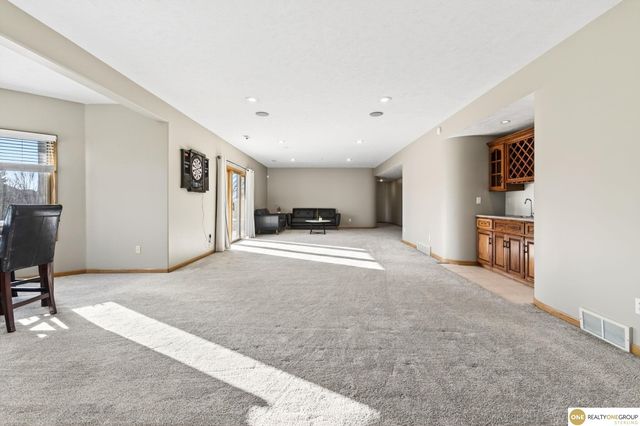 9901 S 176th Street, Omaha, NE 68136