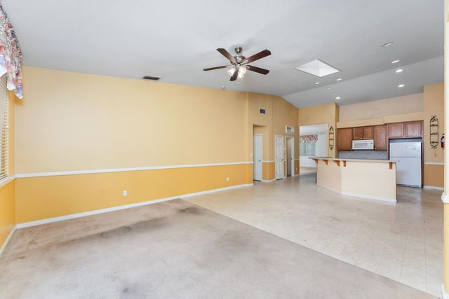 176 Glenwood Cir, Roseville, CA 95678