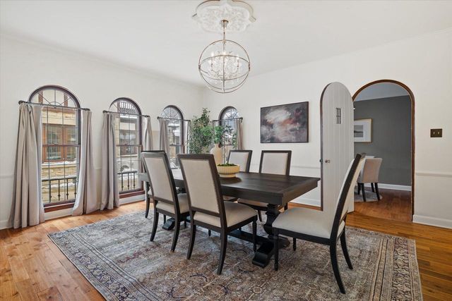 5073 N Lake DRIVE, Whitefish Bay, WI 53217