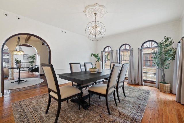 5073 N Lake DRIVE, Whitefish Bay, WI 53217