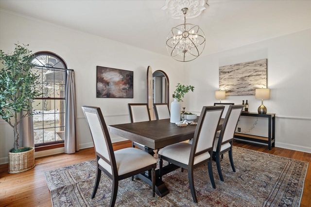 5073 N Lake DRIVE, Whitefish Bay, WI 53217